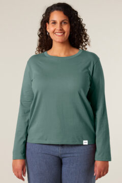 ästhetika Frauen Langarm Oberteil – BASIC buchtgrün Vorderseite
