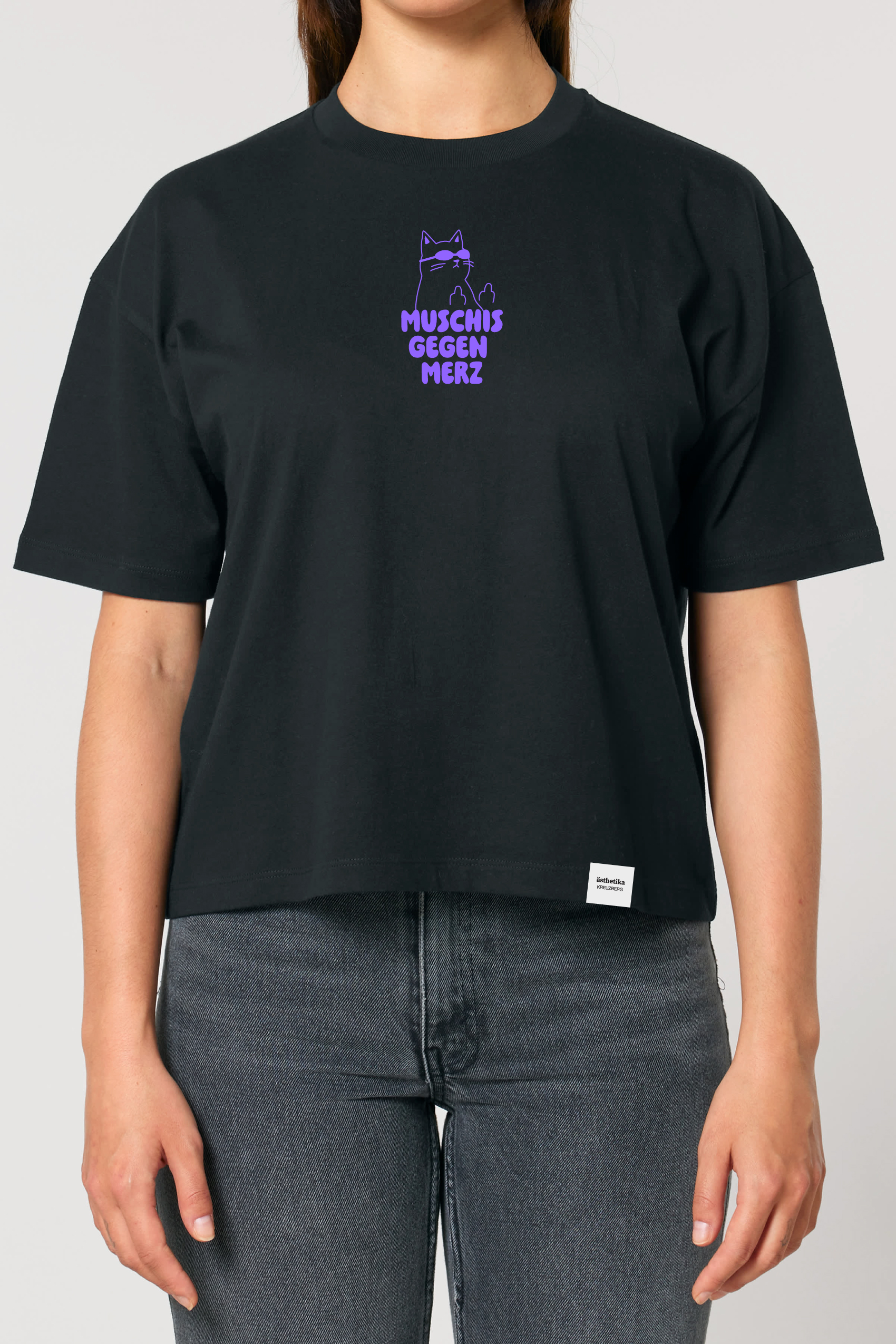 ästhetika T-Shirt Cropped – MUSCHIS GEGEN MERZ schwarz/lila Vorderseite