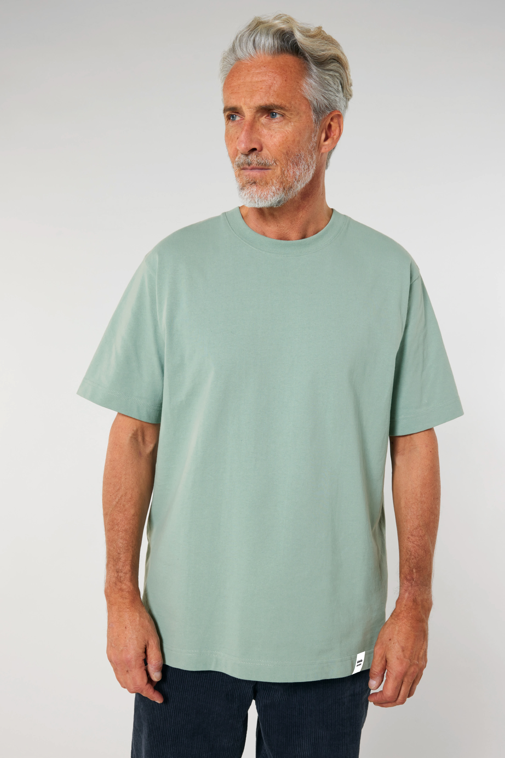 ästhetika T-Shirt Solid – BASIC aloe Vorderseite