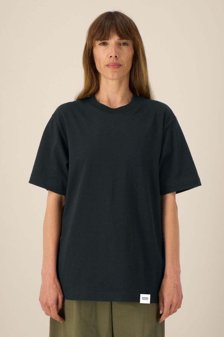ästhetika T-Shirt Solid – BASIC schwarz Frauen Vorderseite
