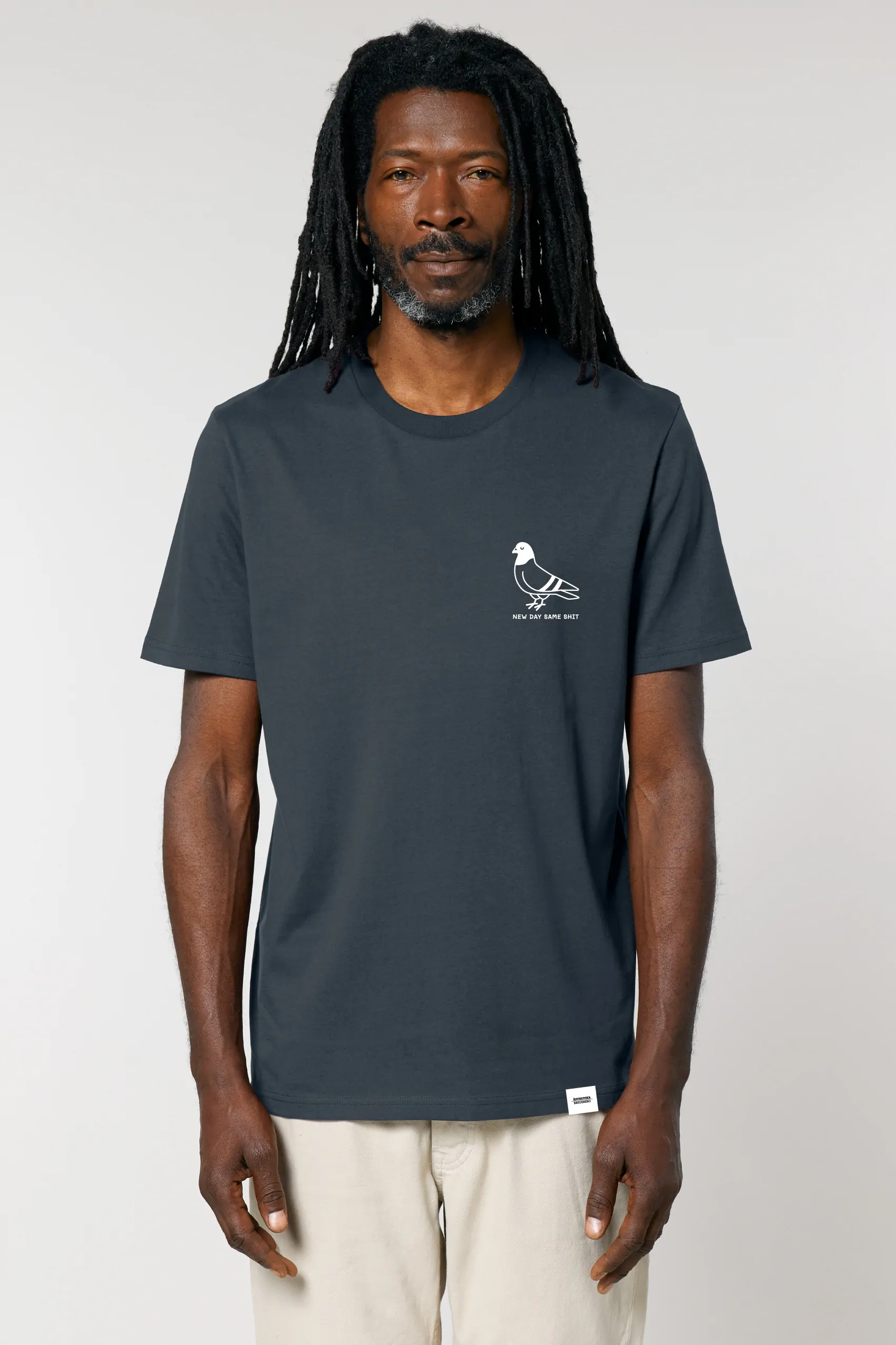 ästhetika T-Shirt – NEW DAY SAME SHIT ink grey/white front
