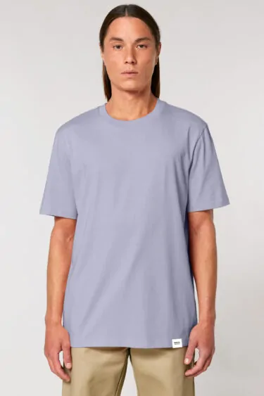 ästhetika T-Shirt – BASIC lavendel Vorderseite Mann