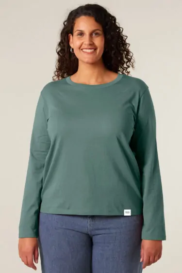 ästhetika Frauen Langarm Oberteil – BASIC buchtgrün Vorderseite
