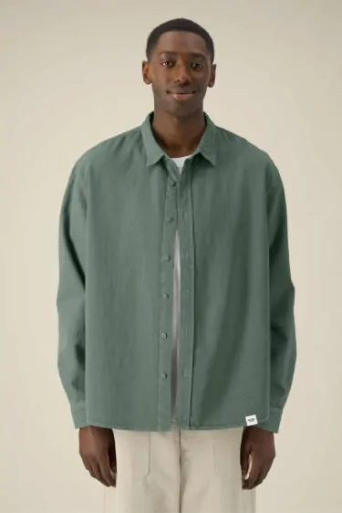 ästhetika Hemd – BASIC buchtgrün Vorderseite